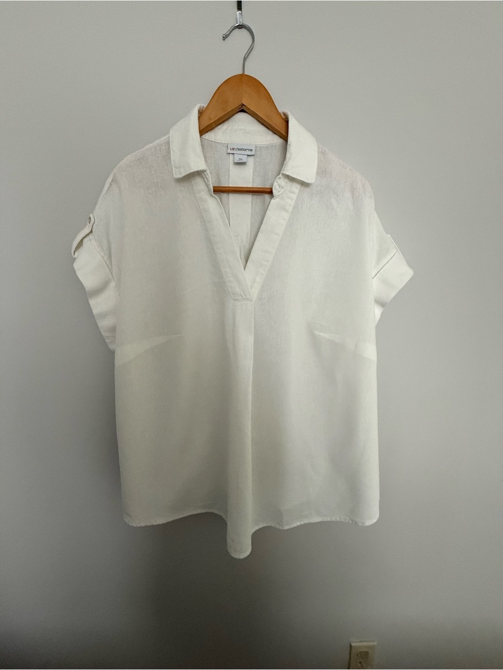 Liz Claiborne White Short Sleeve V-Neck Tunic